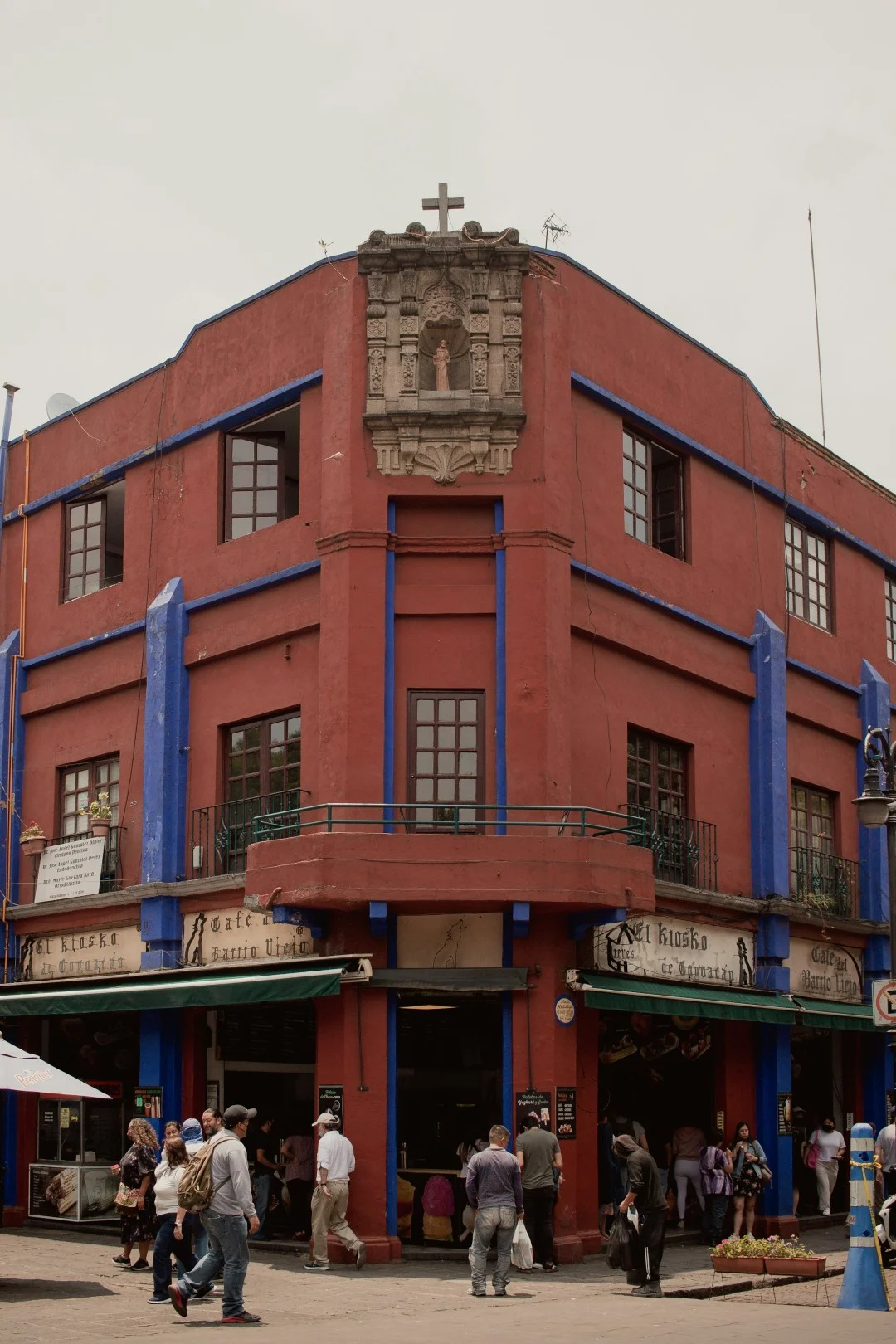 coyoacan-market-street-yd-travel coyoacan-church-plaza-yd-travel